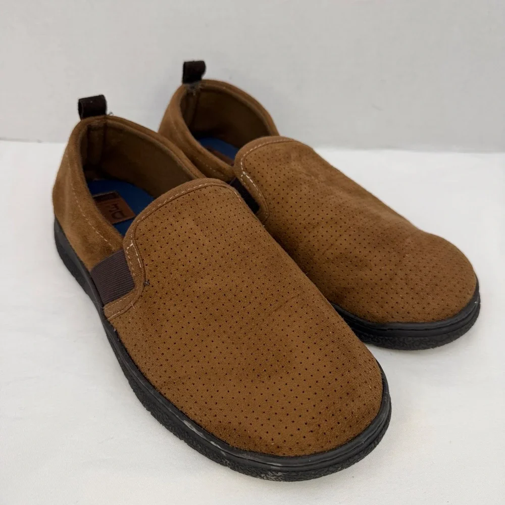 Dearfoams Mens Perforated Microsuede Slip On Loafers Brown Size Medium 9-10